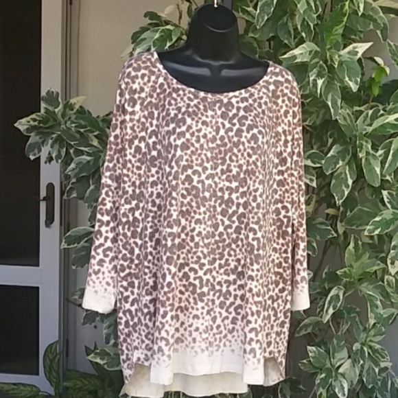Como Blu Tops - NWT Sand Animal Print Ombre Plus Top Sz 2x